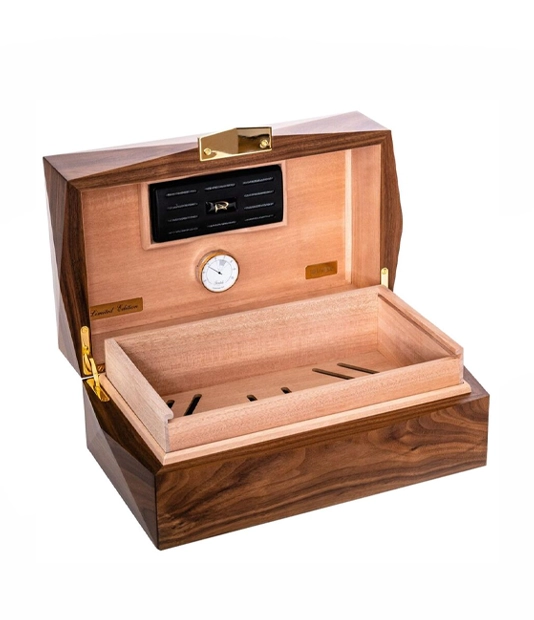 Montecristo Humidor 1935 now available at Au Cigars.