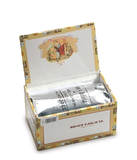 Romeo y Julieta Cazadores Cigar Box of 25 close-up from AuCigars, premium Cuban cigar