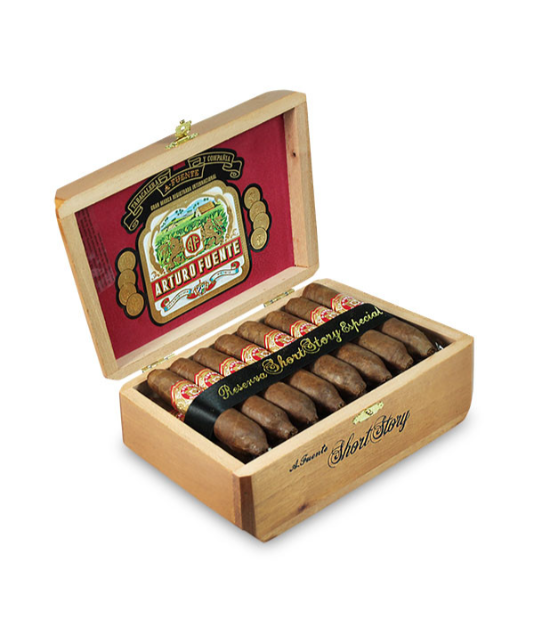 Arturo Fuente Hemingway Short Story (25 Pack) Cigar Box of 25 close-up from AuCigars, premium Cuban cigar